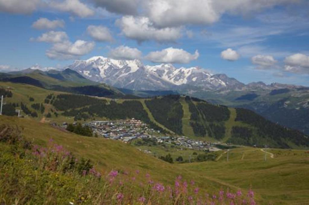 Lagrange Vacances Les Chalets Du Mont Blanc Hauteluce Exterior photo